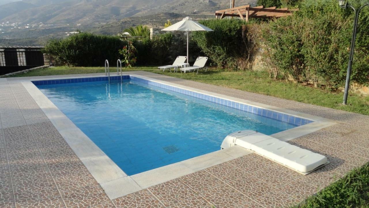 Villa With A Pool In Lefkogia Lefkogeia Екстериор снимка